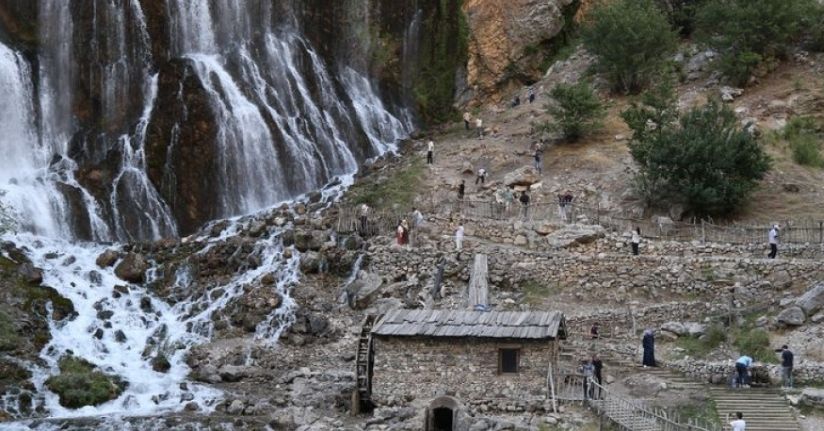 Kapuzbaşı Şelaleleri’nde suya düşen 14 yaşındaki çocuk hayatını kaybetti