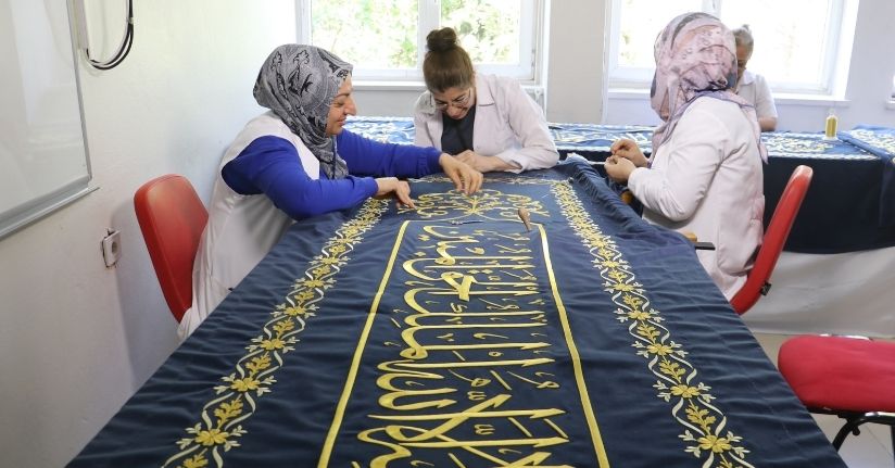 3'üncü Selim'in türbesinin örtüsü, Diyarbakır'da ilmek ilmek işleniyor