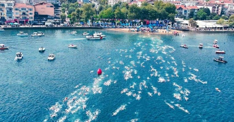 İzmit Körfezi’ni yüzerek geçtiler