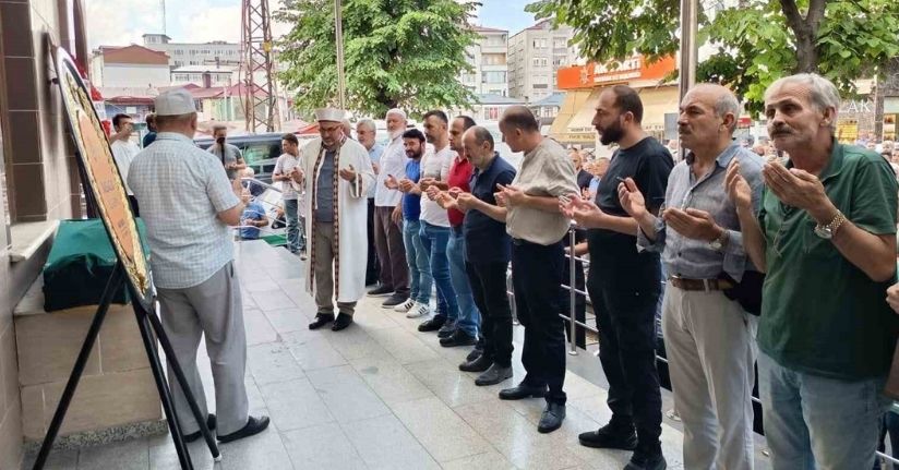 Denizde boğulan genç son yolculuğuna uğurlandı