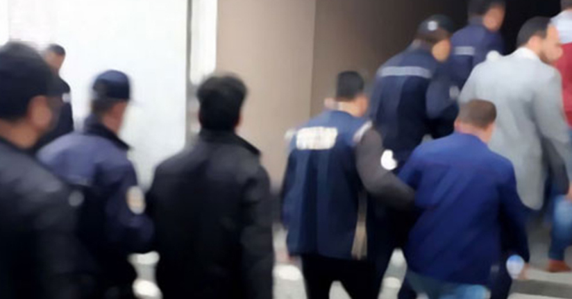 Vize dolandırıcılığı operasyonunda gözaltına alınan 42 şüpheli adliyeye sevk edildi