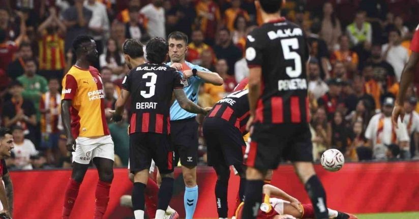 Süper Lig’de yeni sezonun ilk kırmızı kartı Alexandros Kyziridis’e çıktı