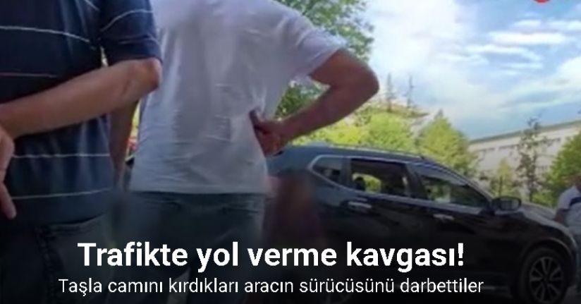 Eskişehir’de trafikte yol verme kavgası: Taşla camını kırdıkları aracın sürücüsünü darbettilerEskişehir’de trafikte yol verme kavgası: Taşla camını kırdıkları aracın sürücüsünü darbettiler