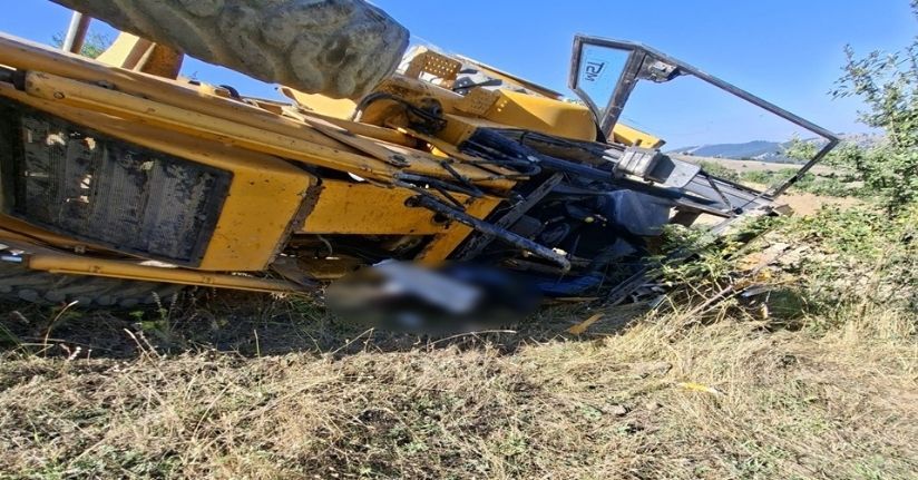 Samsun'da devrilen iş makinesinin operatörü öldü