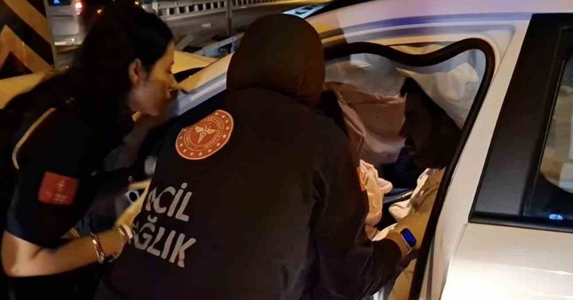 Otomobiliyle direğe çarpan sürücünün can pazarıOtomobiliyle direğe çarpan sürücünün can pazarı