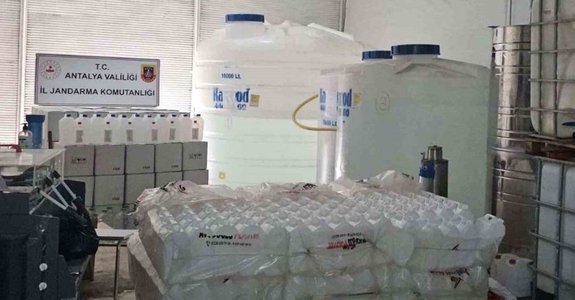 Kolonya imalatı adı altında sahte içki üretilen iş yerine operasyon