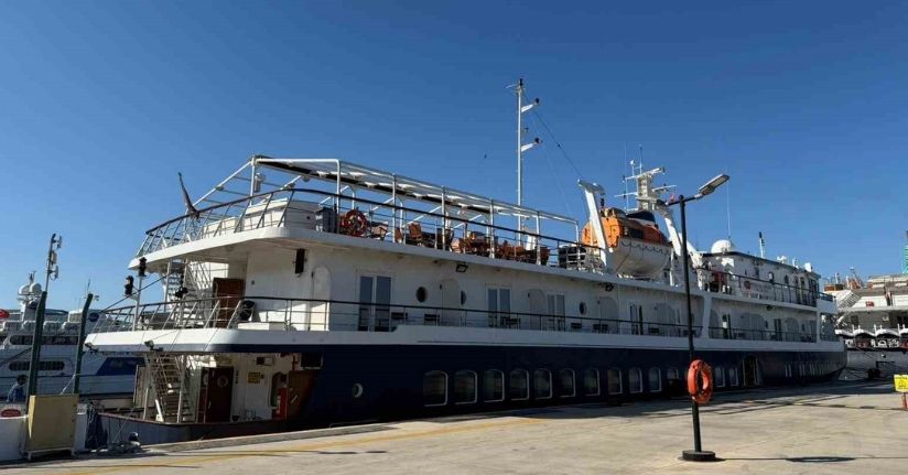Bodrum’a 3 gemi birden geldi