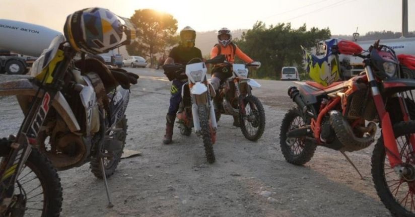 Motorlarını yarış için değil ateş savaşçıları için sürdüler