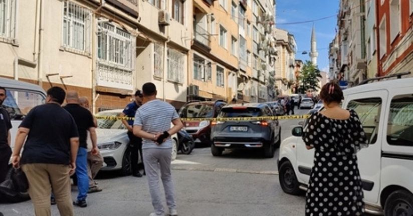 Fatih'te eşini ve kızını silahla öldüren emekli polis intihar etti